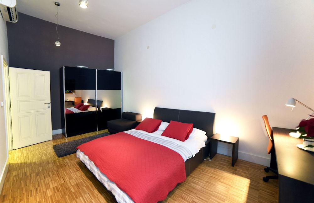 Apartment, 1 Queen Bed with Sofa bed