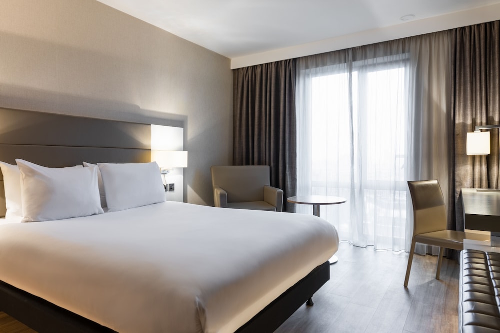 Superior Room, 1 Queen Bed - Photo 4