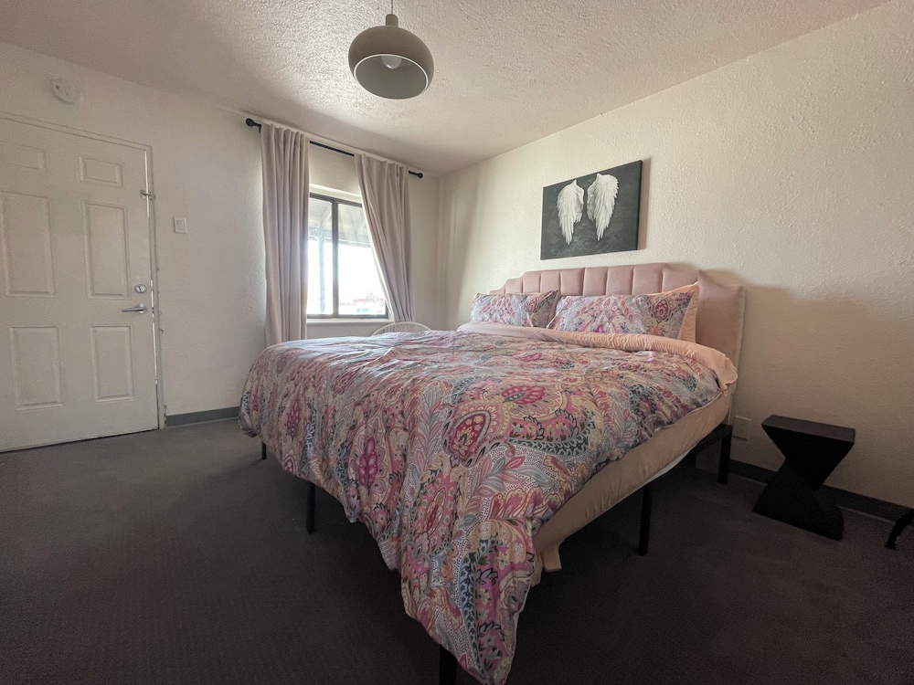 Deluxe Room, 1 King Bed
