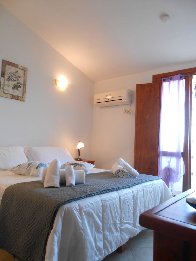 Economy Double Room, 1 Double Bed, Garden View photo 2