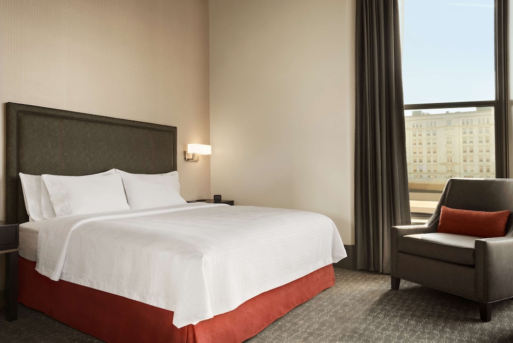 Suite, 2 Queen Beds, Accessible, Non Smoking (Hearing) photo 3
