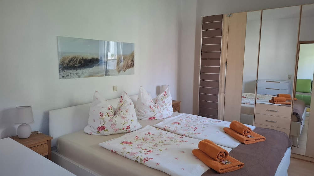 Family Apartment, 1 King Bed with Sofa bed, Non Smoking, Kitchen photo 2