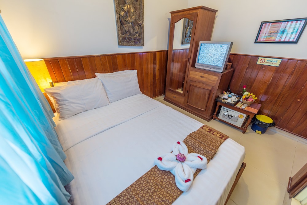 Deluxe Twin with City View Free Airport Pickup & 60 minutes full body massage