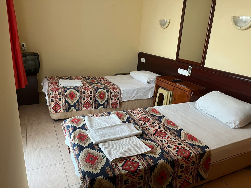 Basic Twin Room