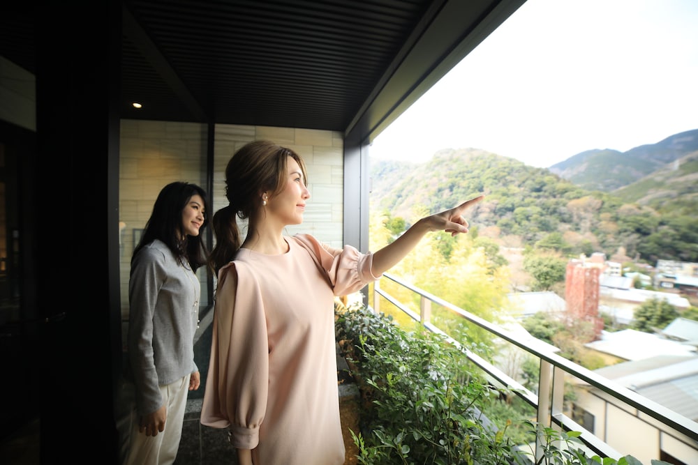Deluxe Room, Non Smoking, Mountain View 4F with open-air bath, Room Only, Check Out 11am photo 3