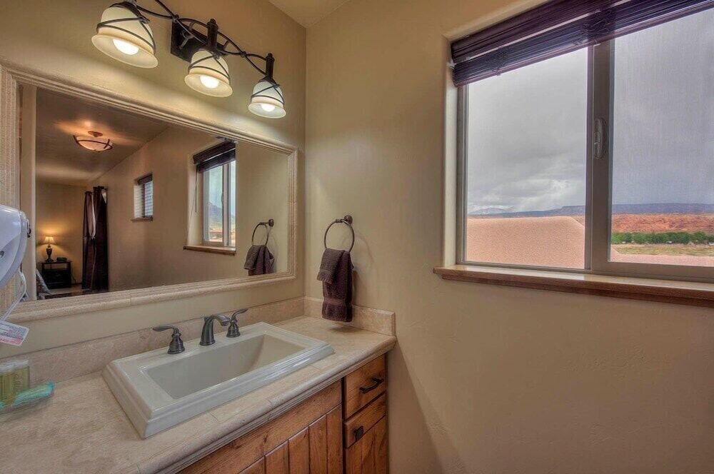 Premier Townhome photo 2
