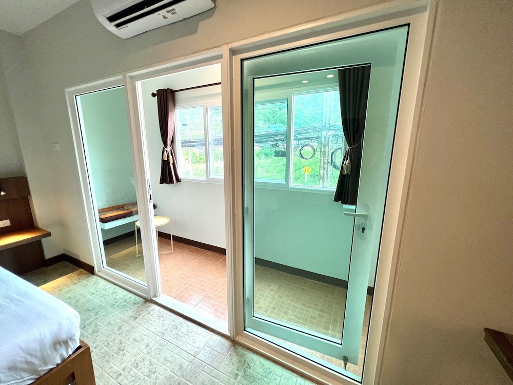 Twin Room - Photo 6