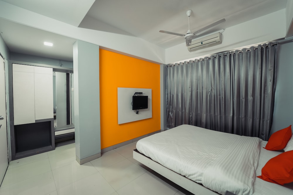 Deluxe Room (Non AC) photo 2