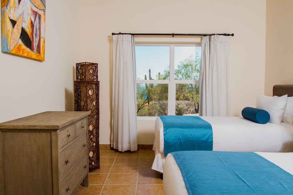 Luxury Villa, 3 Bedrooms, Sea View photo 3