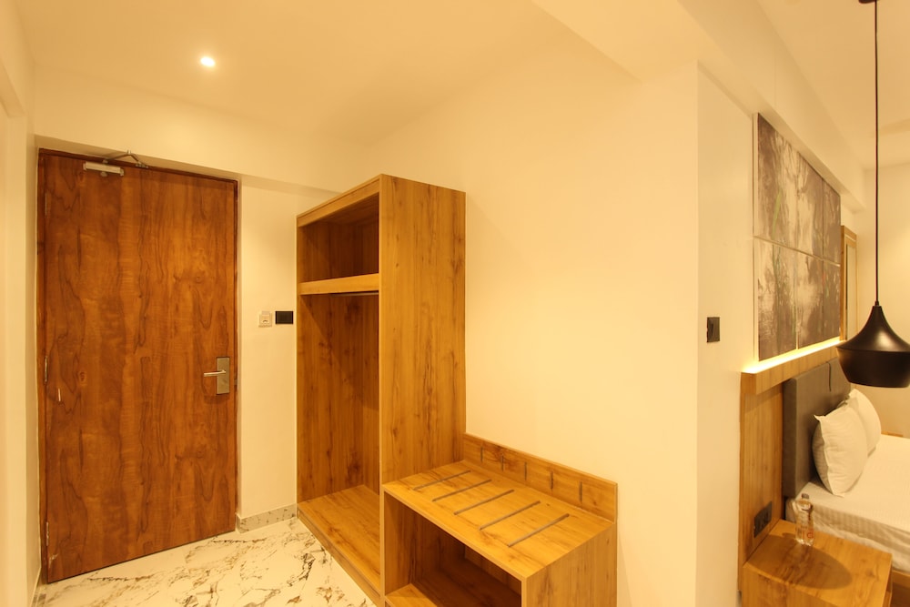 Deluxe Room - Photo 8
