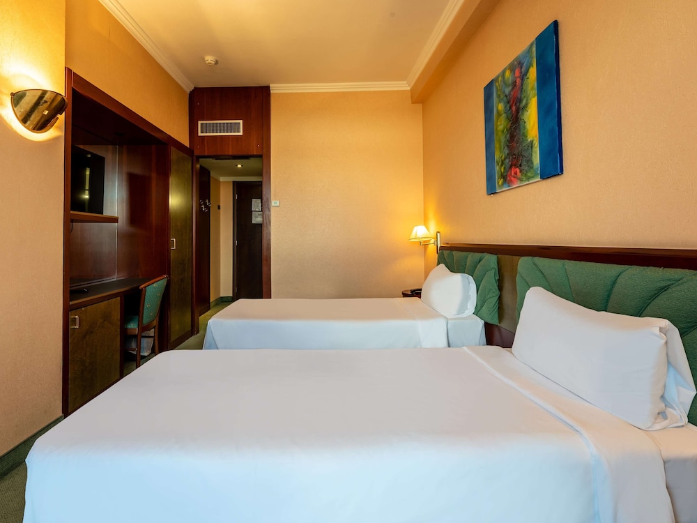 Standard Twin Room - Photo 5