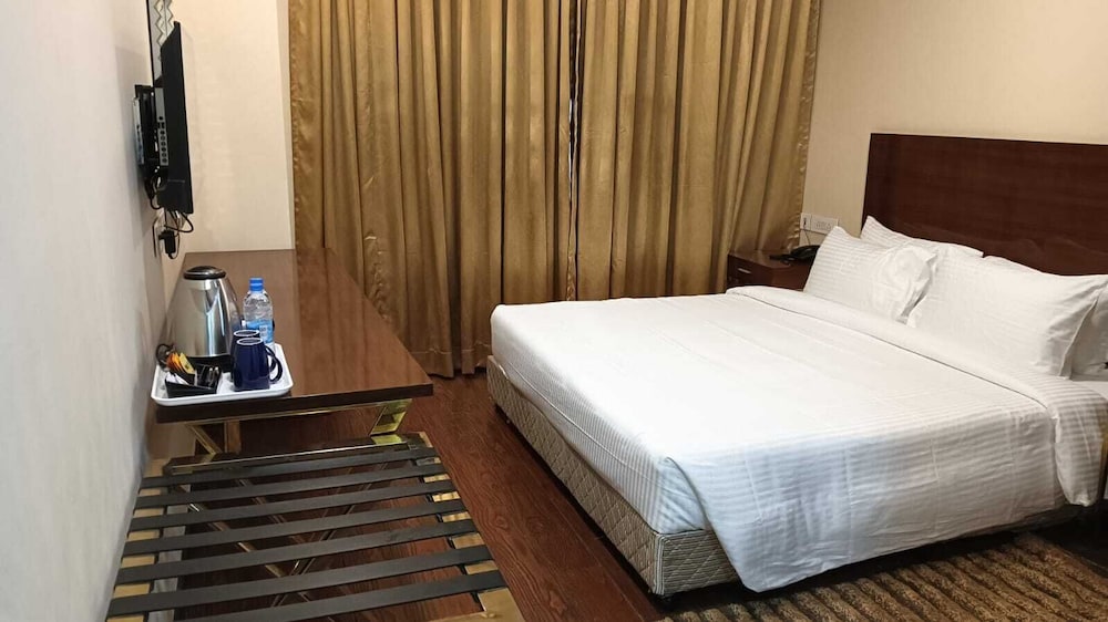 Deluxe Room - Photo 4