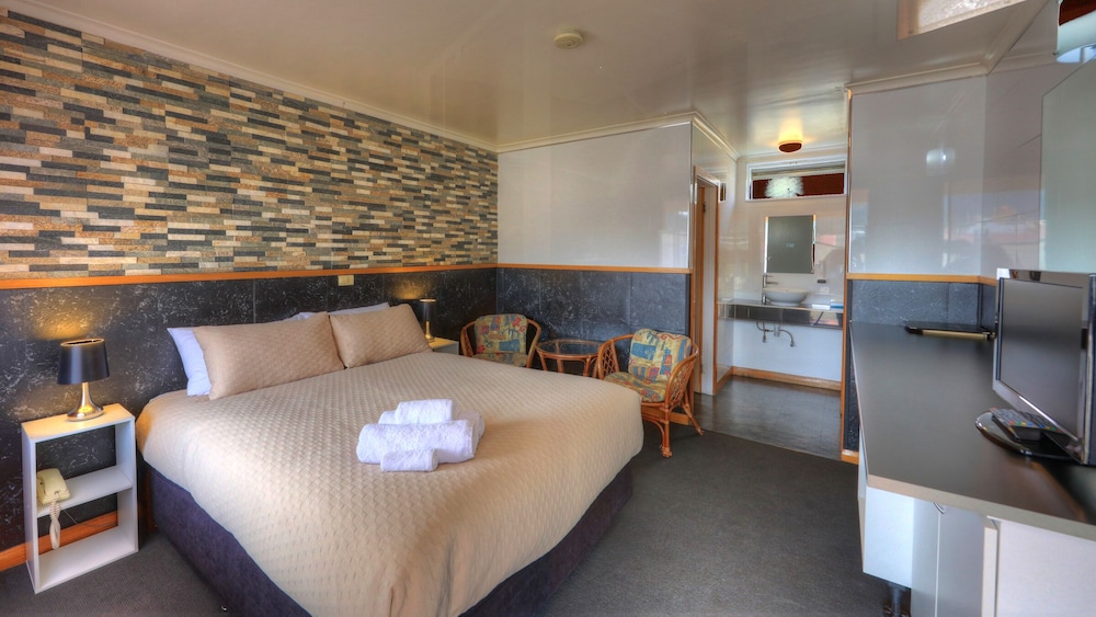 Room 12, Double photo 1