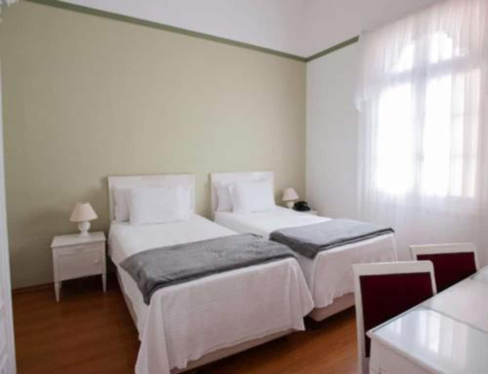 Standard Single Room, 2 Twin Beds photo 2