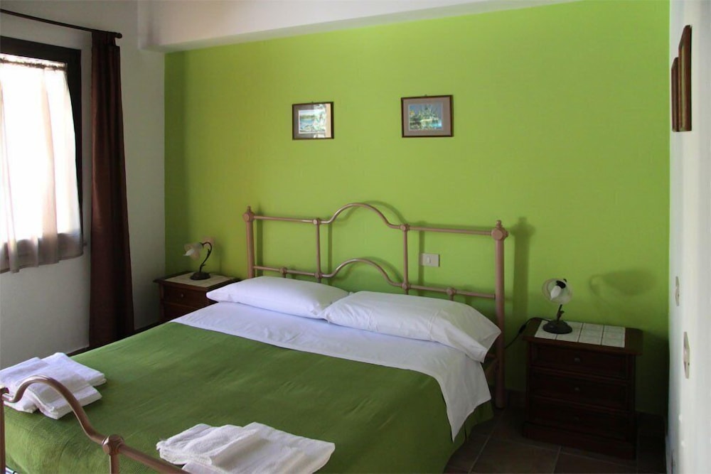 Double Room, 1 Queen Bed, Non Smoking photo 1