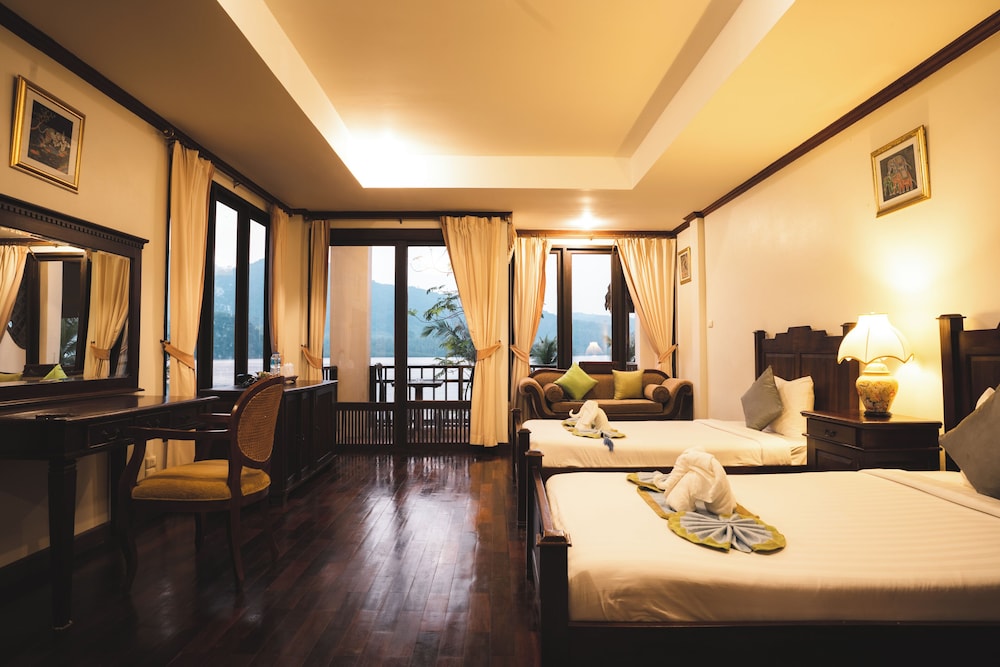 Beachfront Sea View Twin Room - Photo 10