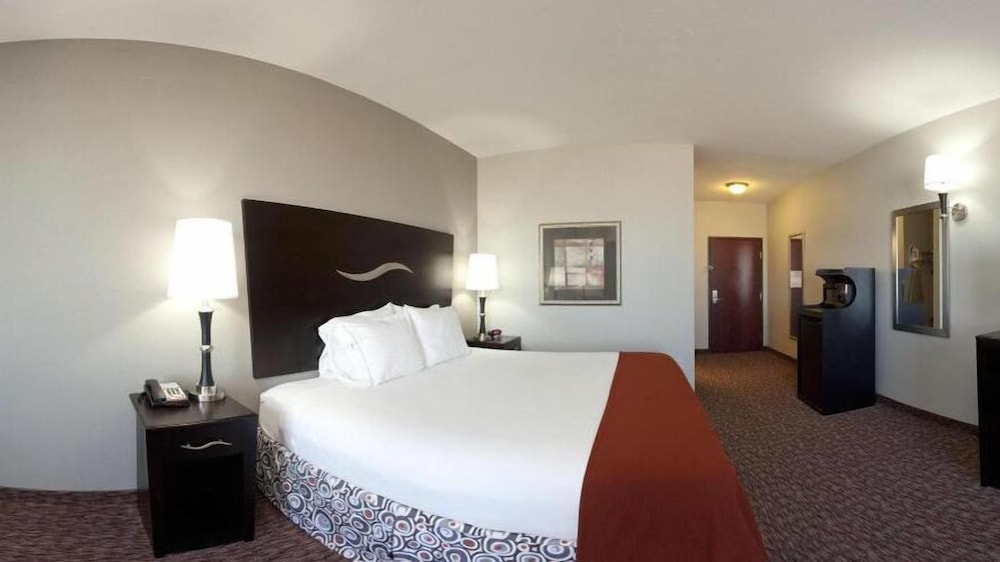Suite, 1 King Bed, Accessible (Accessible Tub) - Photo 3