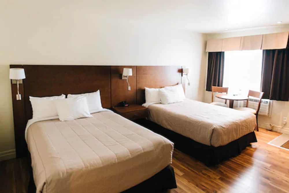 Classic Room, 2 Double Beds photo 3