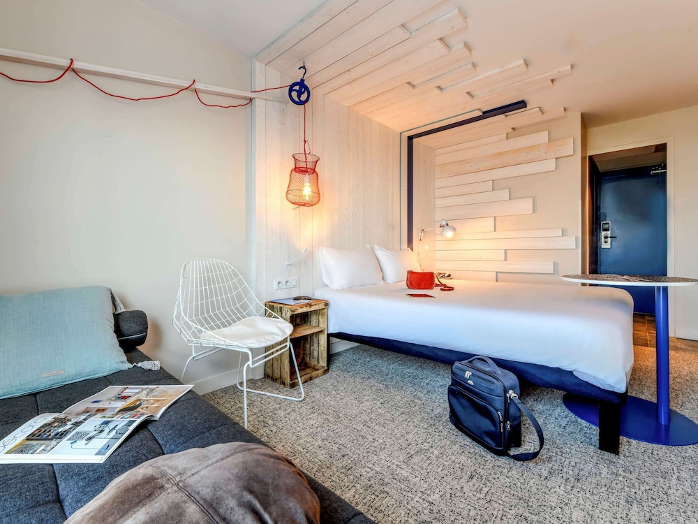 Room, Multiple Beds, Ocean View - Photo 7