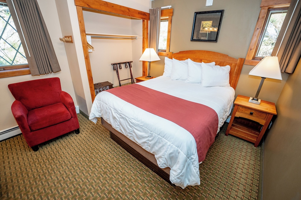 Suite, Multiple Beds (Not Pet Friendly)