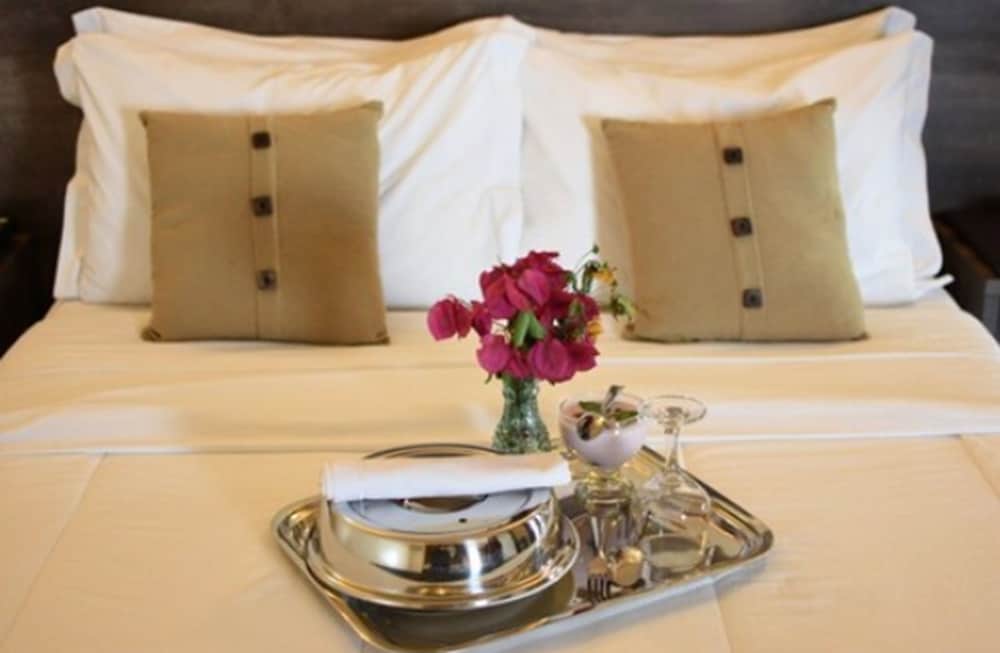 Luxury Suite photo 2
