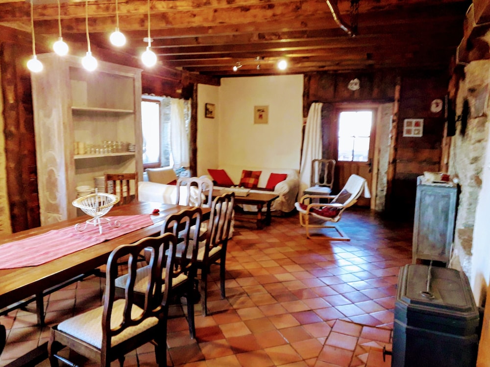 Family Cottage, Ensuite, Mountain View photo 1
