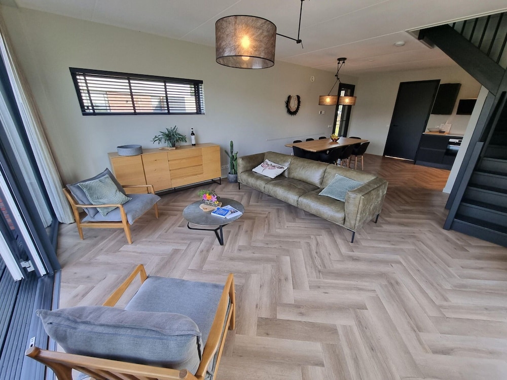 Luxury House, 4 Bedrooms photo 3