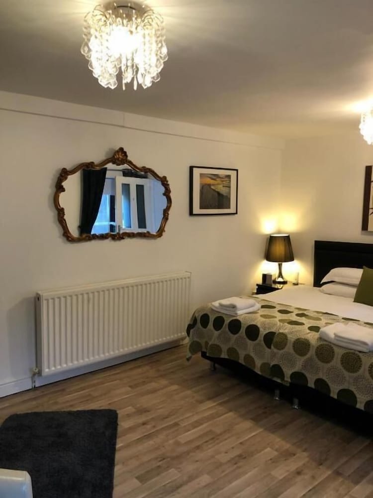 Twin Room, Shared Bathroom photo 2