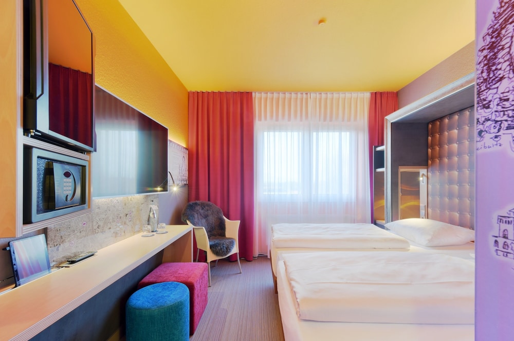 Business Room - Photo 3