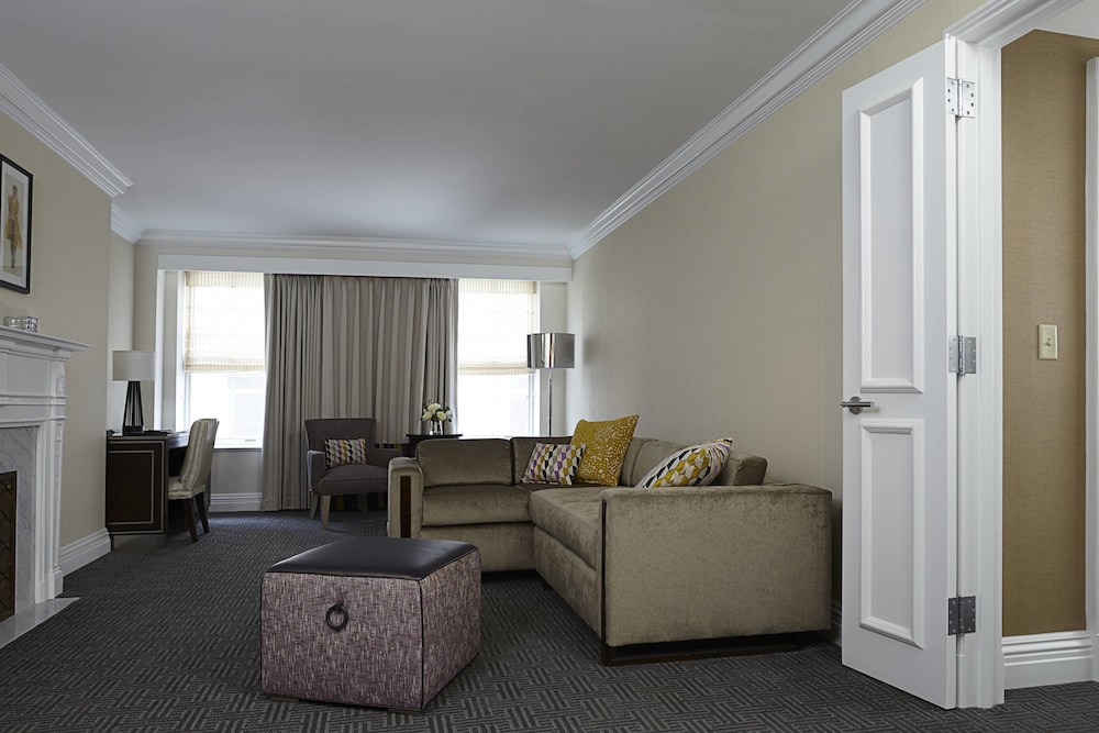 Suite, 1 Double Bed photo 2