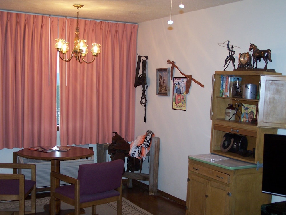 Design Suite, 1 King Bed, Lake View photo 3