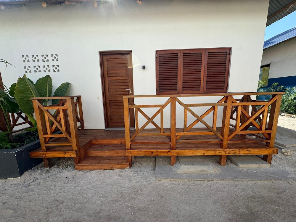 Standard Double Room - Photo 7