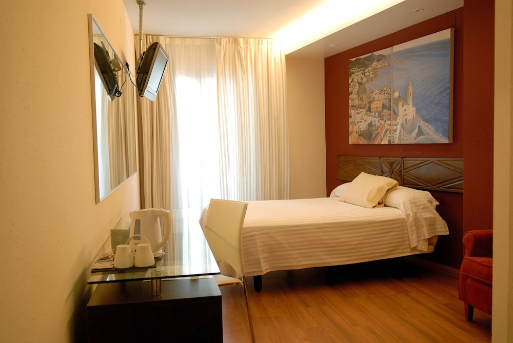 Single Room photo 2
