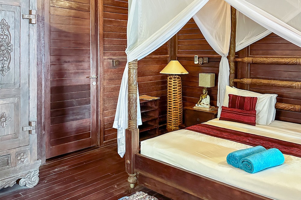 Superior Oceanview Group Stay - 2 Levels, Separate Entrances - Photo 31