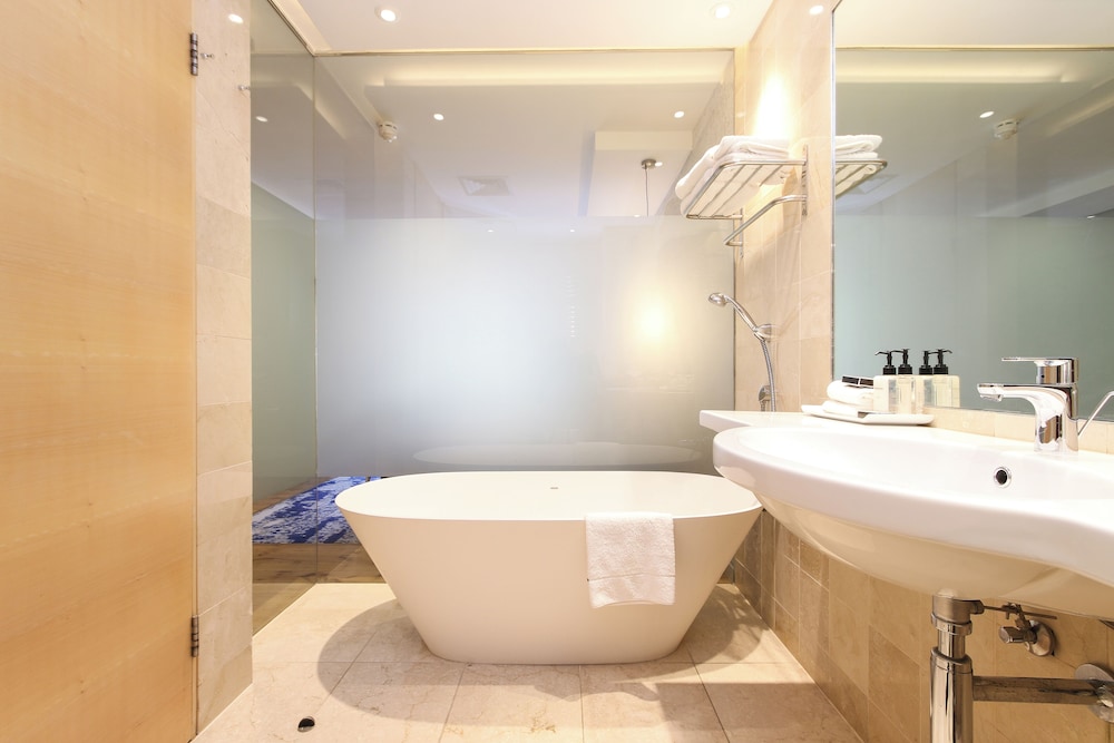 Superior Room, 1 King Bed, Mountain View, Mountainside (Mountain Room) - Photo 4