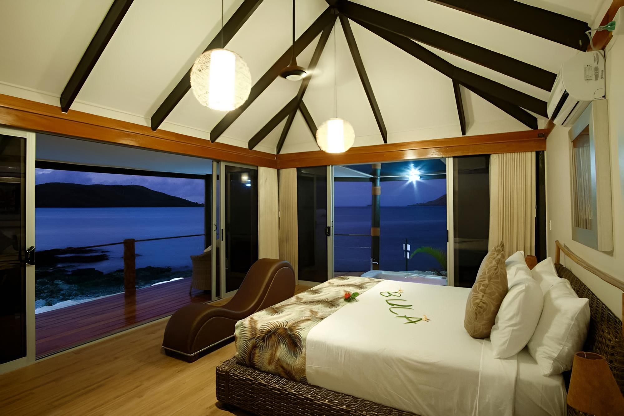 Luxury Villa, Jetted Tub, Beachfront (Standalone) photo 3