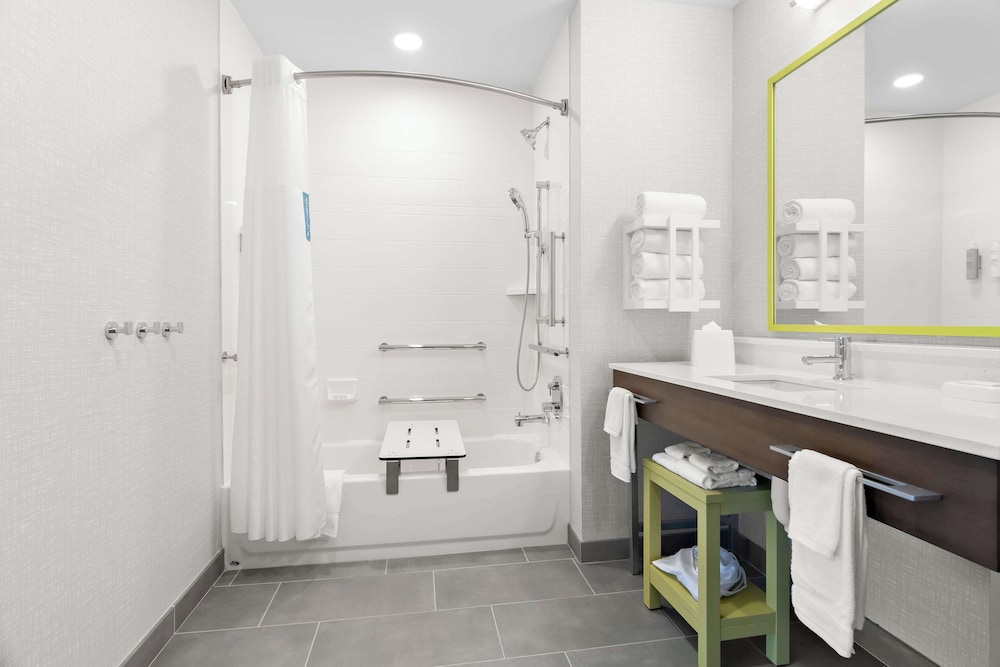 Studio, 2 Queen Beds, Accessible, Bathtub - Photo 8