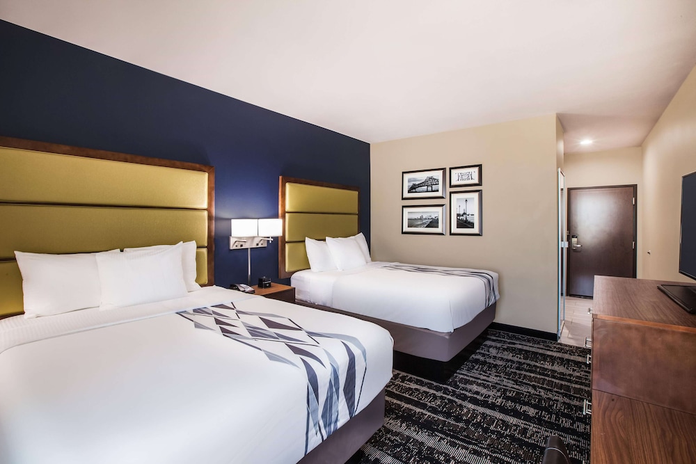 Room, 2 Queen Beds, Non Smoking photo 3