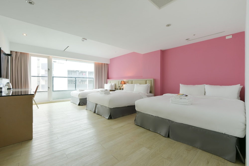 Family Room (For five persons)