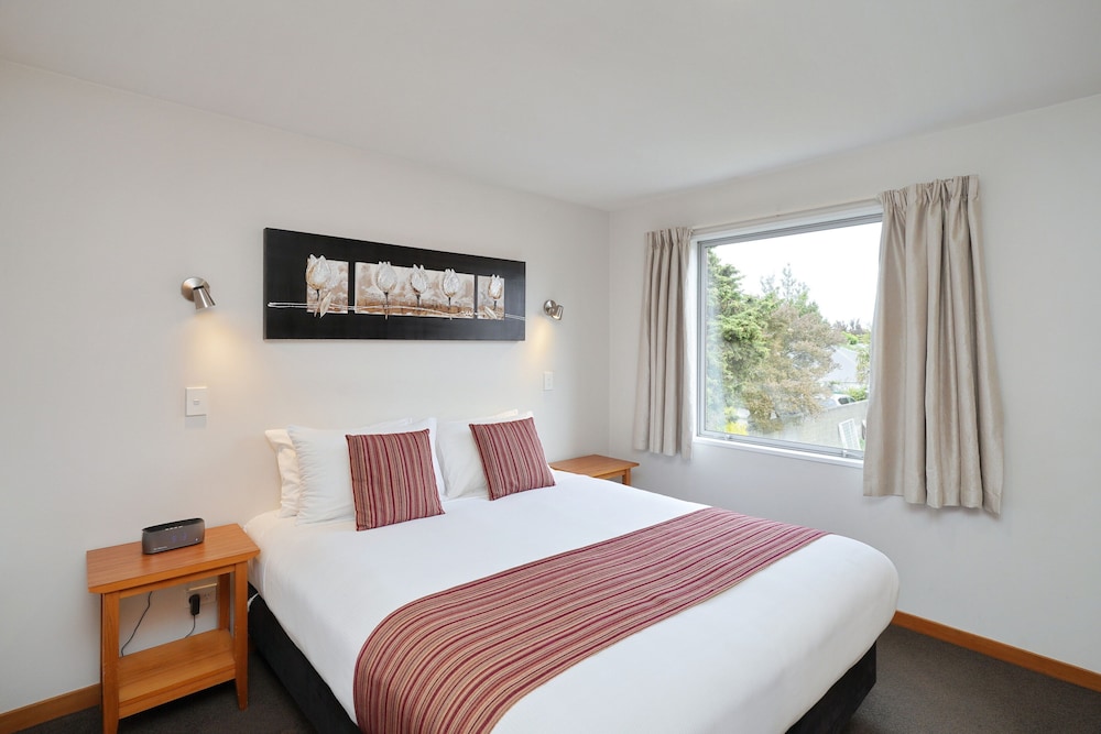 Standard Suite, 1 Bedroom, Non Smoking, Kitchen photo 2