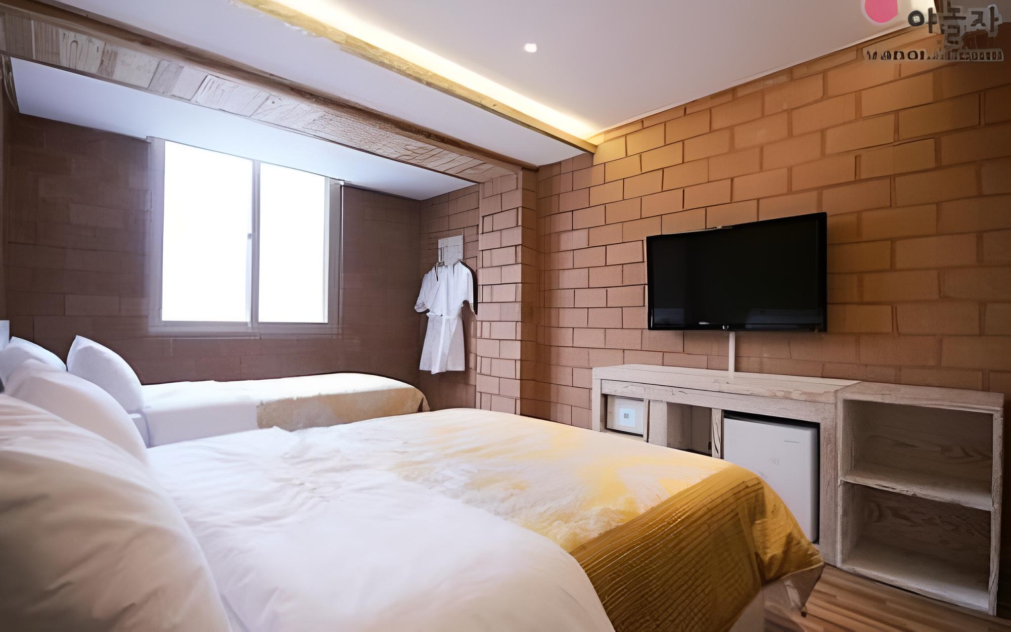 Room (Twin) photo 1