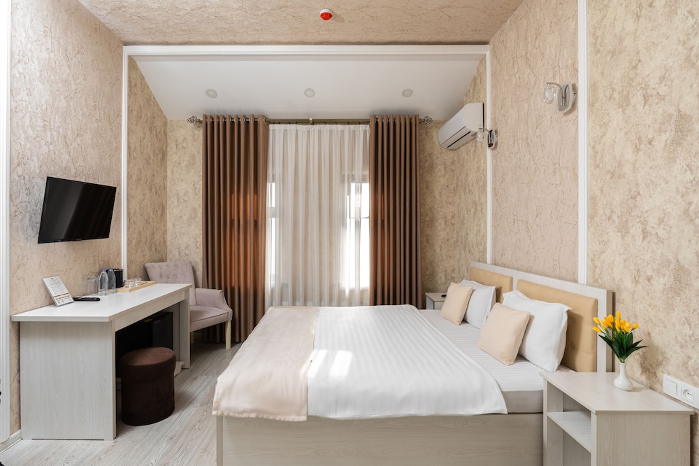 Standard Double Room - Photo 15