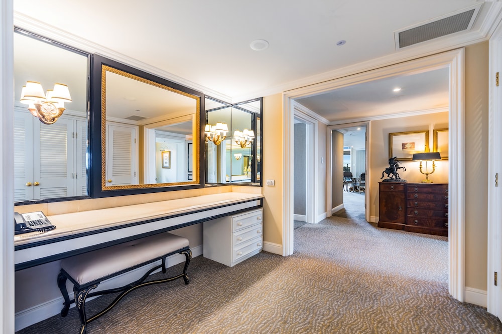 Stamford Suite - Photo 8