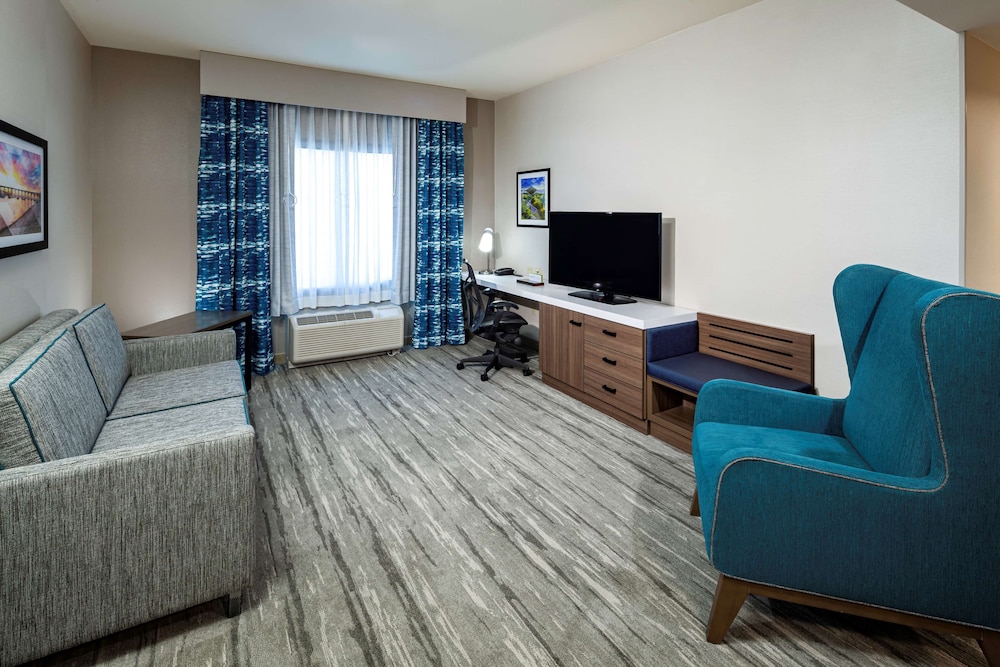 Junior Suite One King and One Sofa Bed - Photo 3