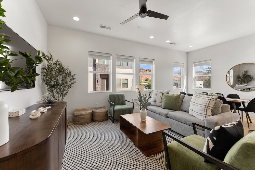 Townhome, 4 Bedrooms