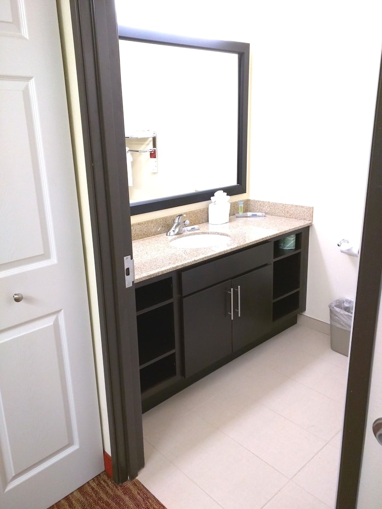 Suite, 2 Queen Beds - Photo 5