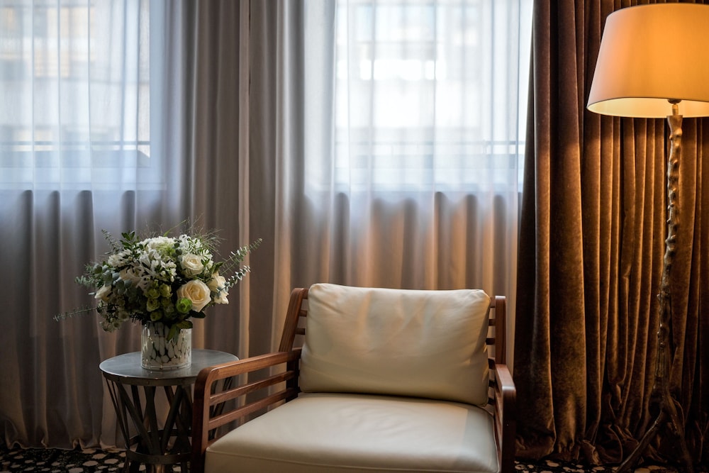 Signature Suite (Suite  Eiffel) photo 2