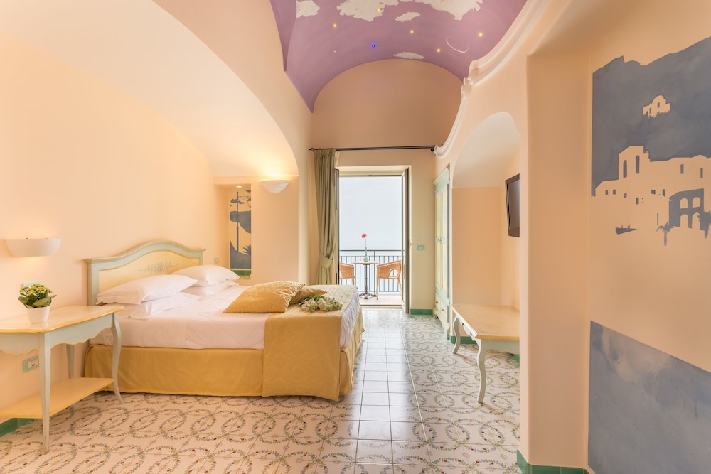 Deluxe Double or Twin Room, Sea View - Photo 13
