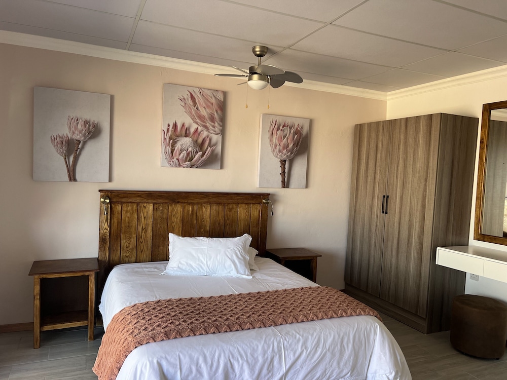 Deluxe Double Room, Patio, Garden View