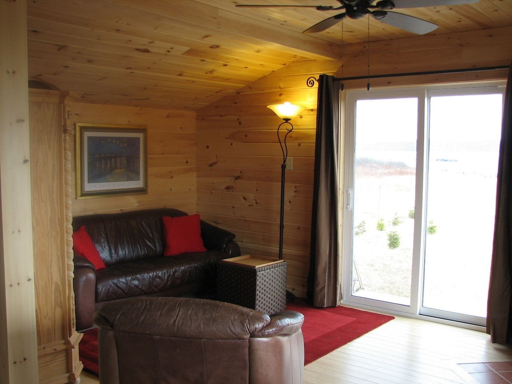 Romantic Chalet, 1 Bedroom, Ocean View, Oceanfront photo 2
